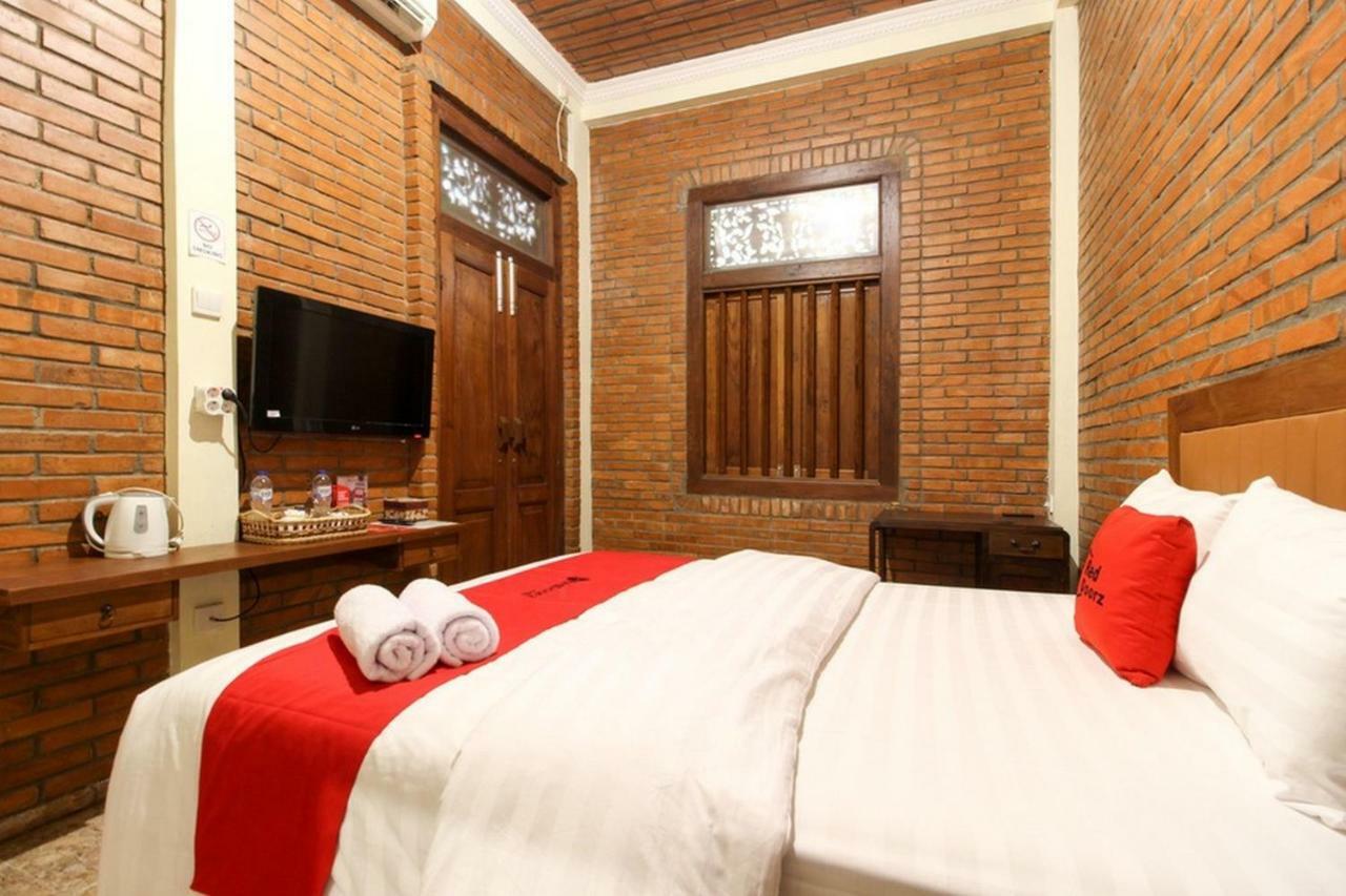 Reddoorz Near Amikom Yogyakarta 2 Maguwo Exterior photo