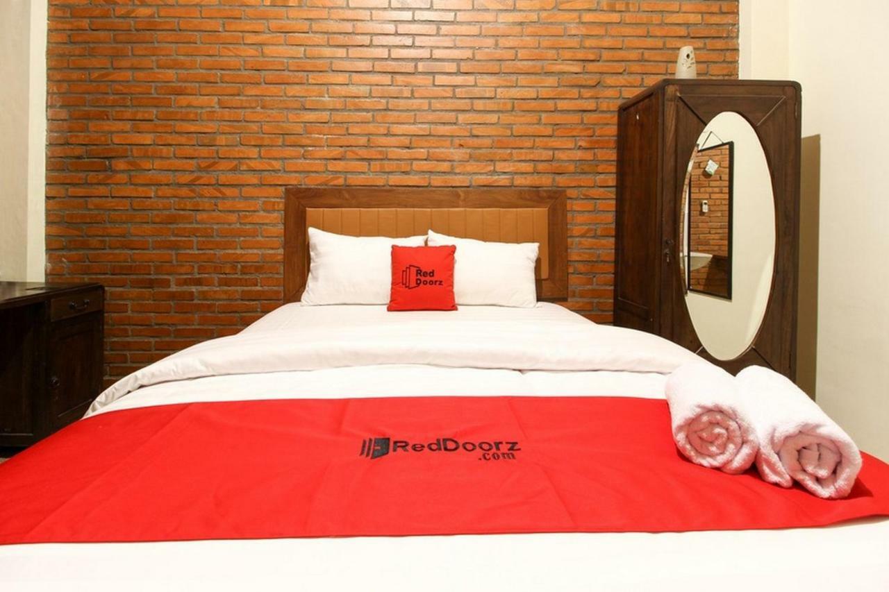 Reddoorz Near Amikom Yogyakarta 2 Maguwo Exterior photo